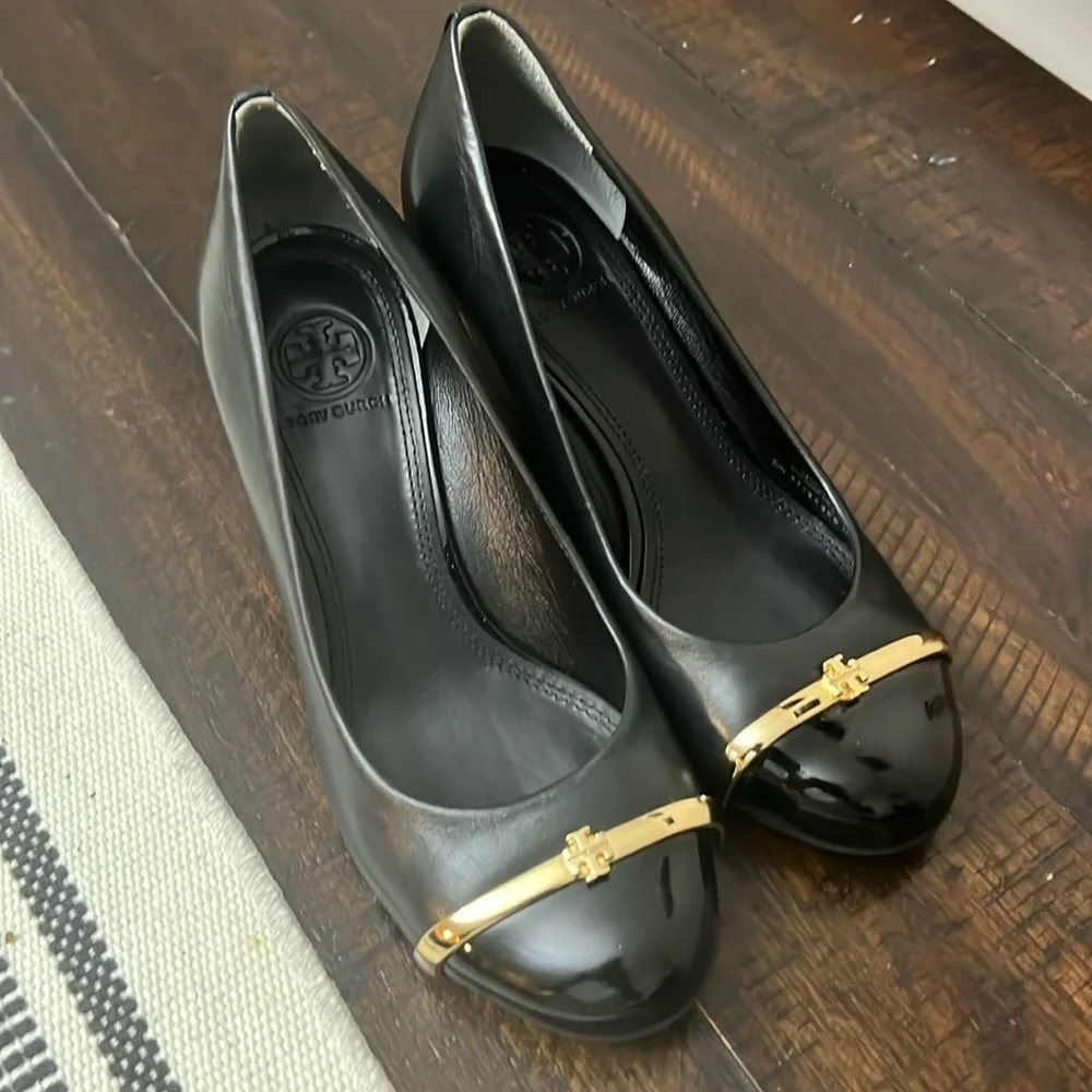 Tory Burch Black and Gold Heels